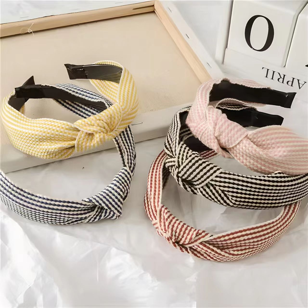 Wide Edged Checkered Headband  - Headband Summer Knit recension och pris
